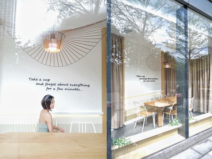 屯門隱世咖啡店｜純白風First Stage Cafe主打虹吸咖啡、戚風蛋糕