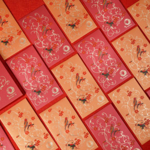 elements red pockets