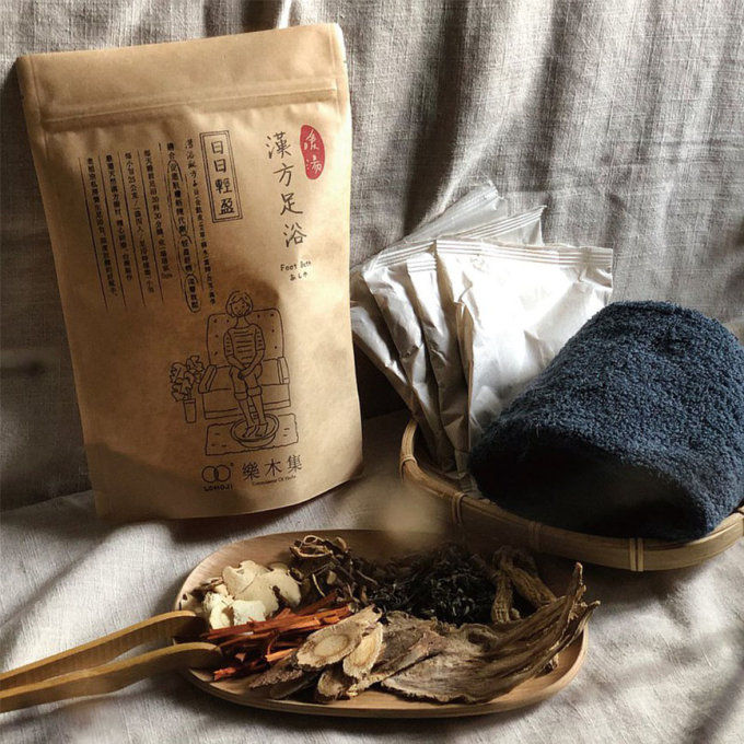 泡腳的4個好處及功效｜浸腳中藥、湯浴包、足浴袋推薦！網購買高質養生用品！