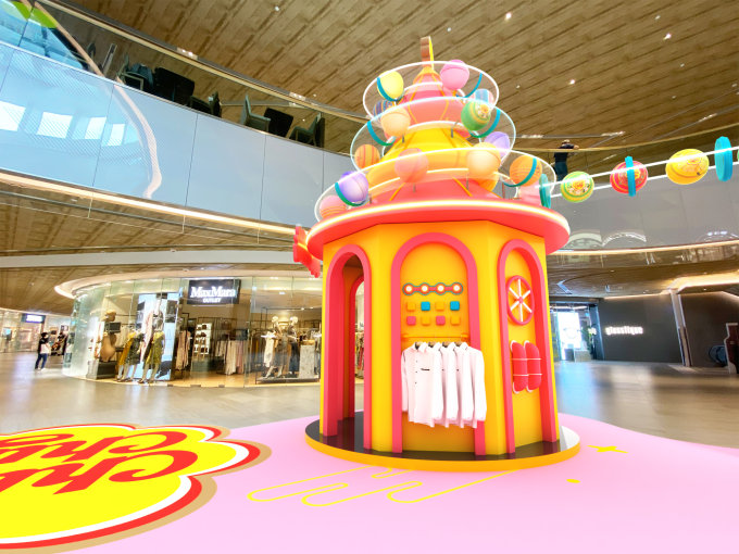 送「東薈城名店倉 x 珍寶珠 x 厚面子」限量版利是封套裝及新年全盒