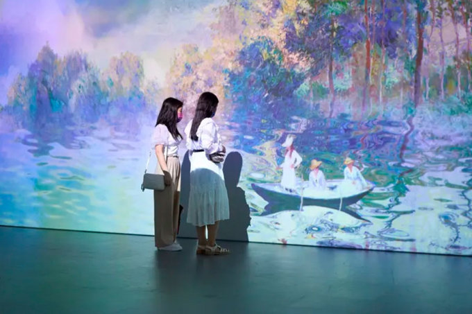 新年情人節好去處2023｜尖沙咀《尋找足印．莫內》沉浸體驗展覽期延長！特別優惠﹕門票買2送1 /送莫內主題手挽袋