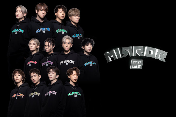 送 全套限量版 MIRROR x KICKS CREW 閃卡一套12張連框