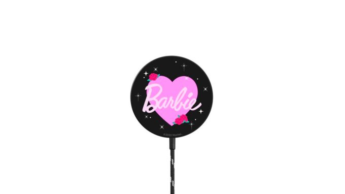 送 Barbie x CASETiFY 電子配件產品
