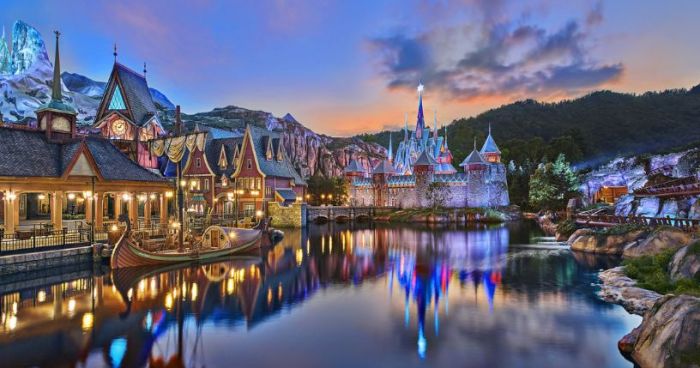 香港迪士尼樂園魔雪奇緣世界｜實境相率先公開！冰雪皇宮、鐘樓、魔雪奇幻之旅、雪嶺滑雪橇