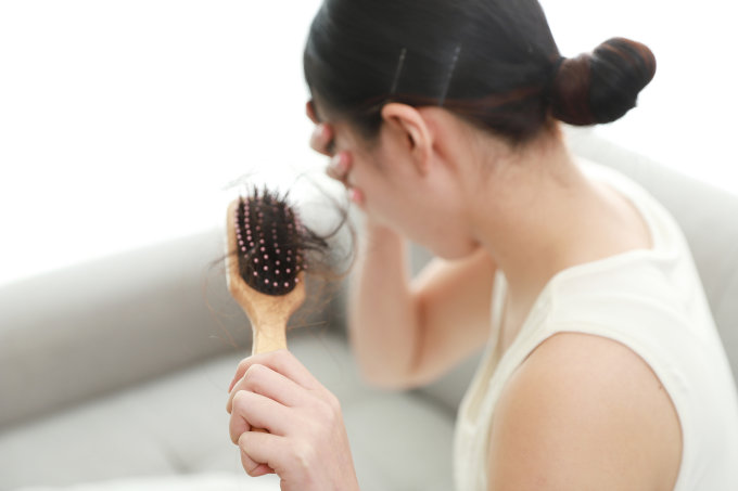脫髮原因公開！如何靠飲食改善及減少甩頭髮？8個防脫髮維他命及營養補充品推薦