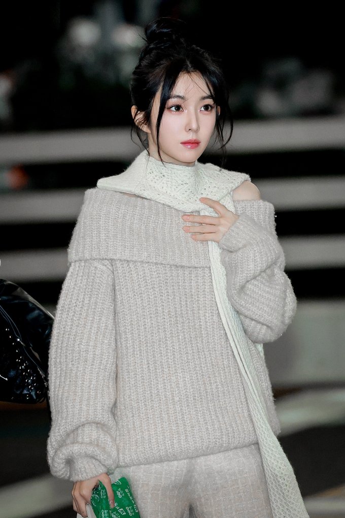 「四代神顏」Irene 以減齡髮型回歸！盤點 Red Velvet 隊長 Irene 顯臉小+ 高級清冷髮型推介