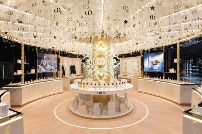 Dior聖誕夢幻樂園｜聖誕打卡好去處！15米高Dior聖誕樹！K11 MUSEA佈置彷如走進了杜樂麗花園的魔法