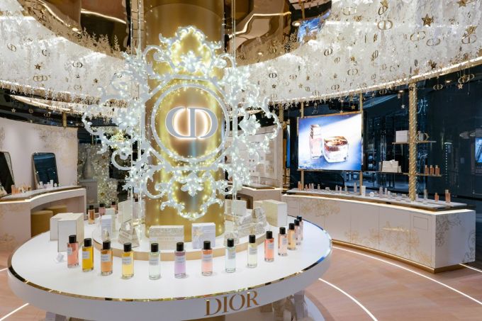 Dior聖誕夢幻樂園｜聖誕打卡好去處！15米高Dior聖誕樹！K11 MUSEA佈置彷如走進了杜樂麗花園的魔法