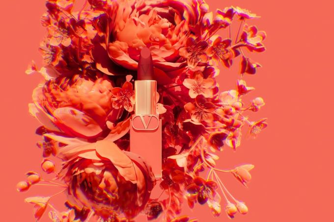 節日限定系列｜Valentino Beauty限量版珊瑚橘色氣墊粉底、高訂經典唇膏