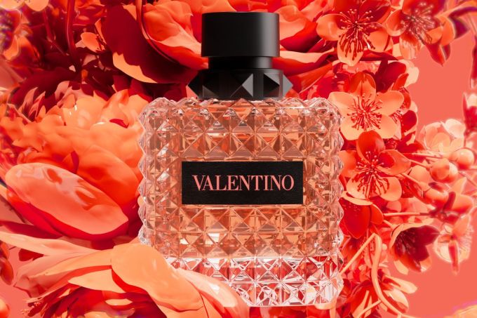 節日限定系列｜Valentino Beauty限量版珊瑚橘色氣墊粉底、高訂經典唇膏