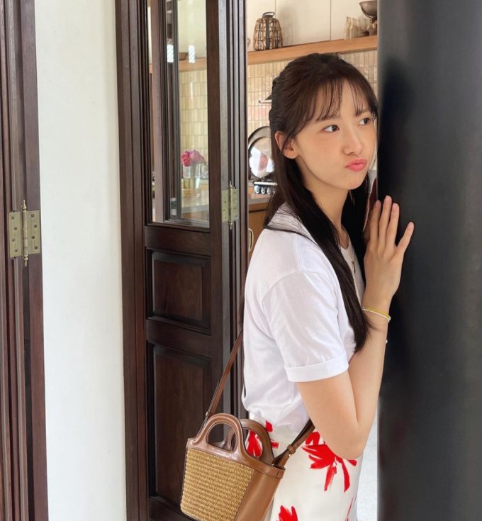 少女時代林允兒來港翻唱Ian 《留一天與你喘息》！二代女團「最強神顏」凍齡秘訣
