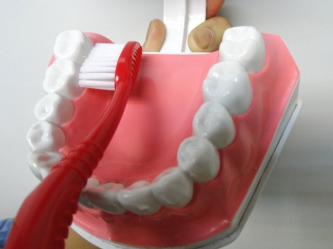 敏感牙齒產品推薦2024｜正確刷牙步驟及改善方法！敏感性牙齒牙刷/牙膏/水牙線機推介