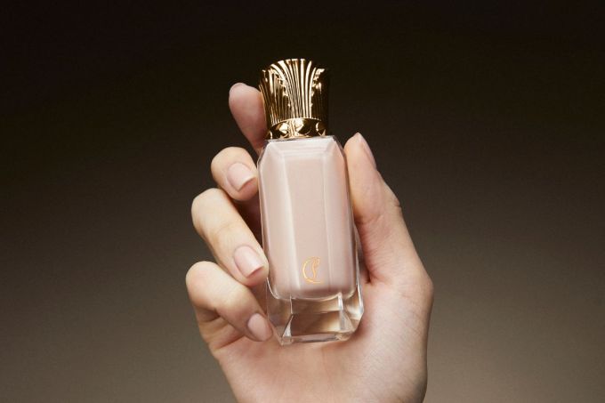 粉底液推薦｜Christian Louboutin推出首款粉底液！高貴奢華女皇風尚