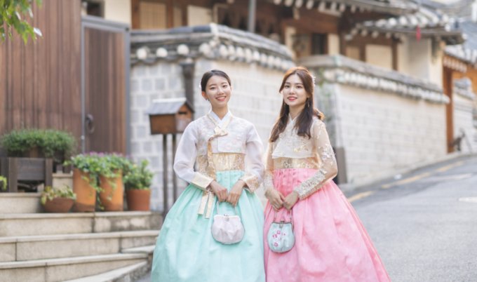 首爾韓服租借推薦2025｜8大人氣韓服體驗！韓服男/西花韓服/Hellohanbok租借推介