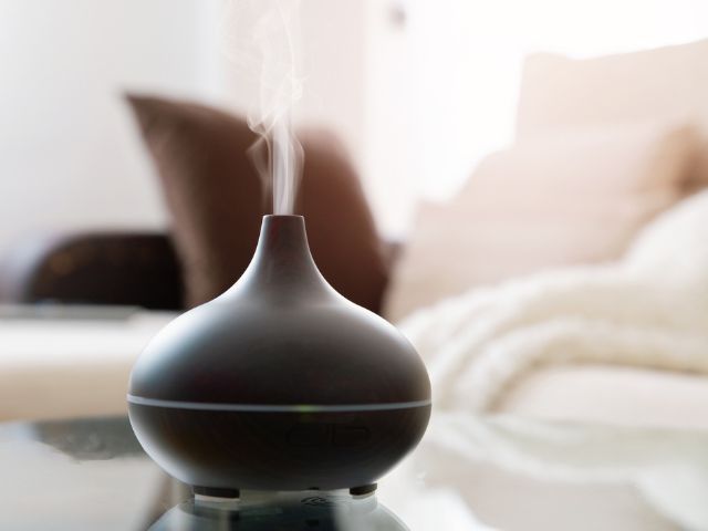香薰機推薦2024｜增添生活儀式感！好用擴香儀/香氛噴霧機比較