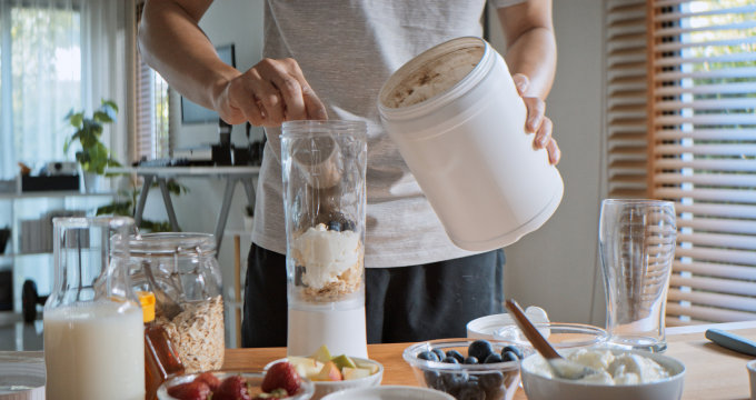 蛋白粉推薦2025｜蛋白粉怎麼吃？蛋白粉減肥增肌正確食用方法+挑選指南