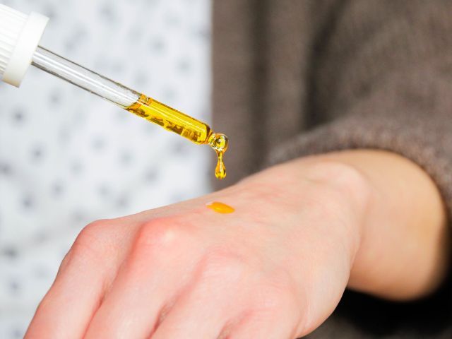 玫瑰果油功效｜8款玫瑰果油產品推薦！玫瑰果油用法/副作用/禁忌