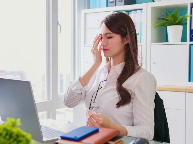 眼乾原因｜經常眼乾？10款乾眼症眼藥水/保健產品推薦+眼乾解決方法