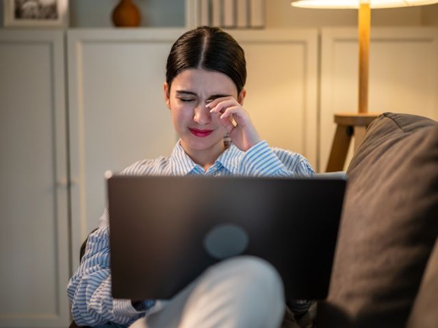 眼乾原因｜經常眼乾？10款乾眼症眼藥水/保健產品推薦+眼乾解決方法