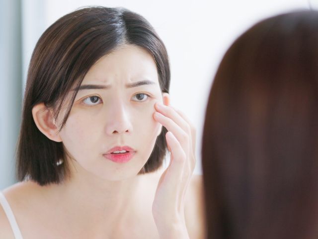 黑眼圈越來越深？拆解黑眼圈成因及類型！13款去黑眼圈眼霜/美容儀推薦