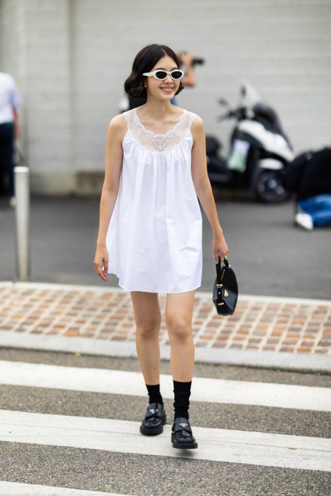 Prada樂福鞋價格2025｜高CP值推薦+Prada樂福鞋穿搭！Emma Watson/黑豹公主Letitia Wright都愛穿