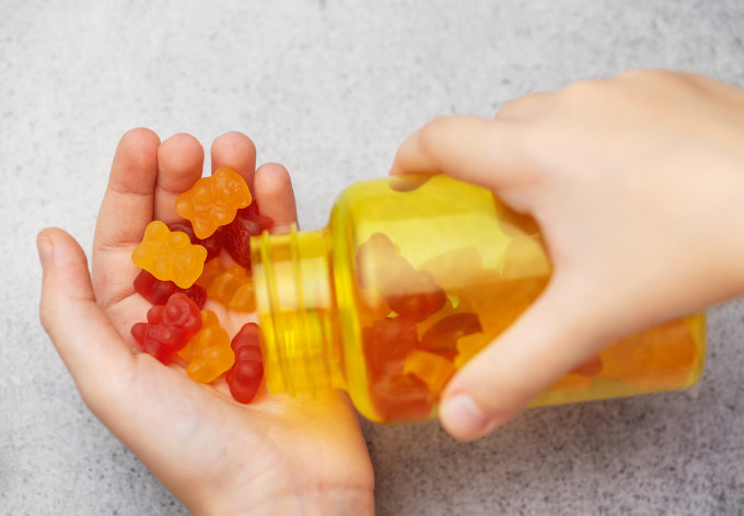 兒童綜合維他命推薦2025｜孩子幾歲開始吃維他命？必看15款兒童綜合維他命評價與功效