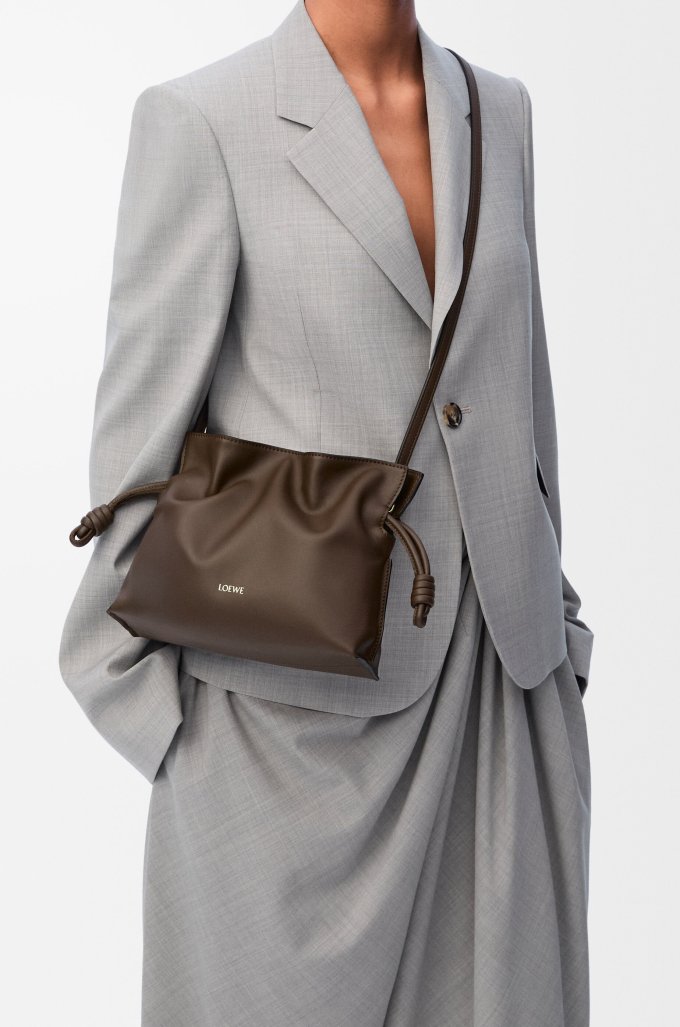 LOEWE手袋推薦2025｜10款人氣LOEWE袋款一次看清！LOEWE flamenco/cubi/gate/goya