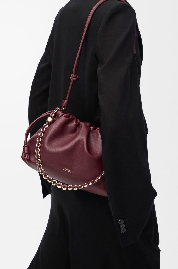 LOEWE手袋推薦2025｜10款人氣LOEWE袋款一次看清！LOEWE flamenco/cubi/gate/goya