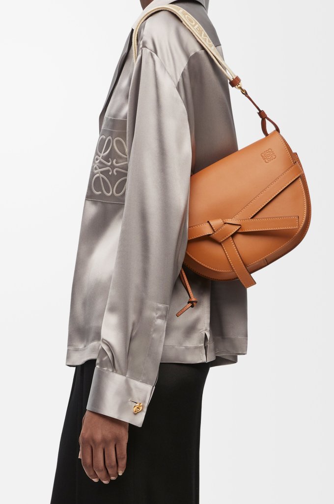 LOEWE手袋推薦2025｜10款人氣LOEWE袋款一次看清！LOEWE flamenco/cubi/gate/goya