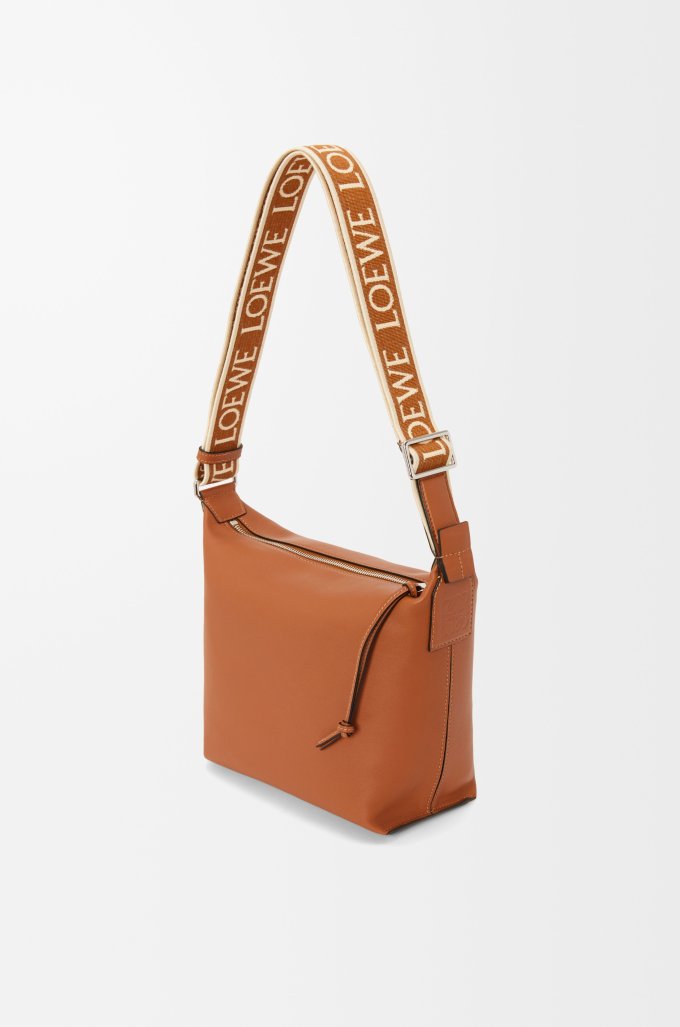 LOEWE手袋推薦2025｜10款人氣LOEWE袋款一次看清！LOEWE flamenco/cubi/gate/goya