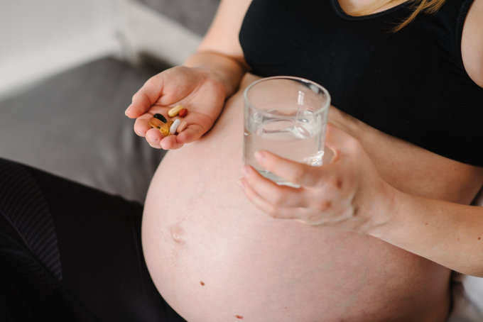 孕婦益生菌推薦2025｜孕婦益生菌好處/禁忌/攝取量一次看清！改善孕期便秘及私密處不適