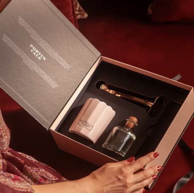 女生聖誕禮物2025｜送女朋友/老婆聖誕禮物推薦Top 20！耳機/香水/銀包精選清單