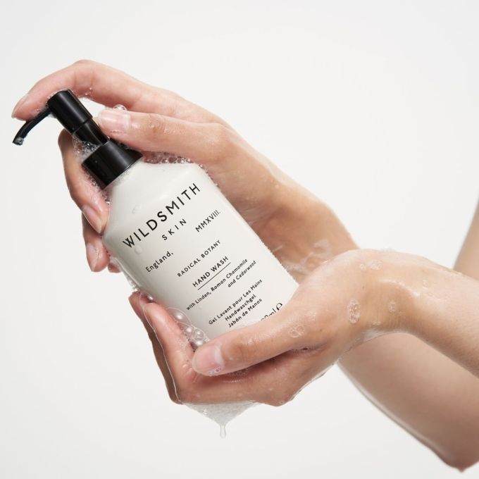 Wednesday 狂賞日 - 【優惠碼】Wildsmith 菩提甘菊沐浴乳 300ml 64 折 $189 (原價$295)