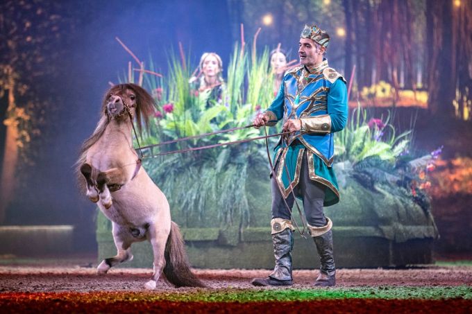 《CAVALLUNA》2026香港首演、讀者優惠碼｜54匹歐洲名駒登陸啟德！馬術奇幻劇場9月限定8場