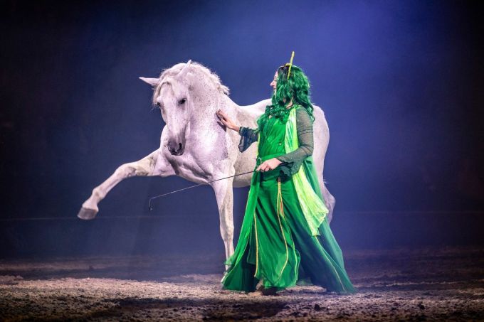 《CAVALLUNA》2026香港首演、讀者優惠碼｜54匹歐洲名駒登陸啟德！馬術奇幻劇場9月限定8場